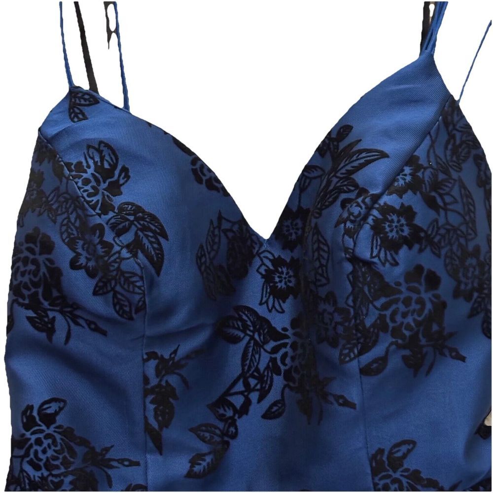 Royal Blue Skater Dress All Over Velvet Flowers Open Back Size 3/4 NEW $109 - Picture 3 of 10